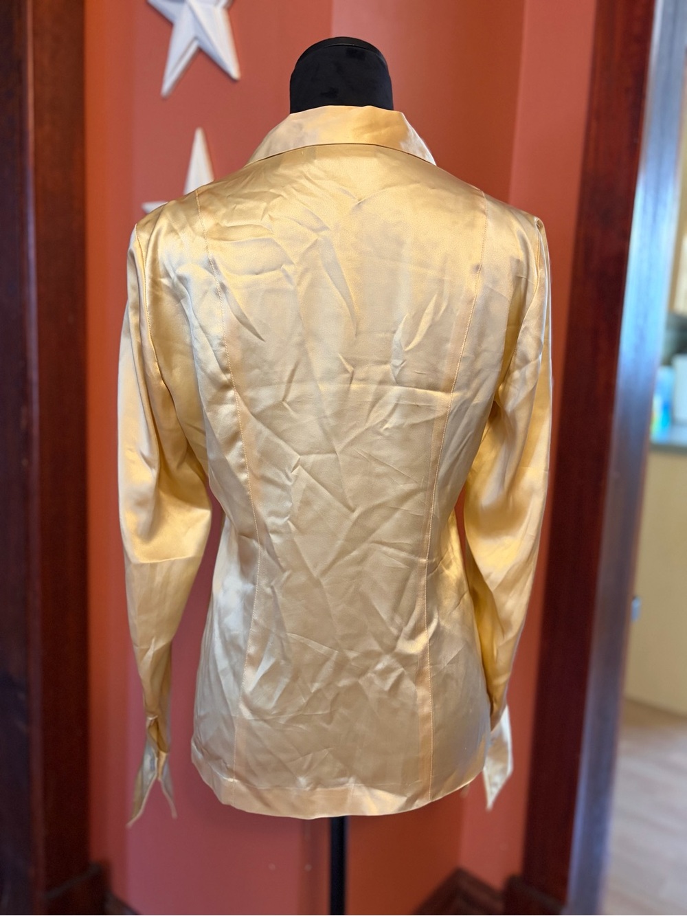 Vintage %100 silk Liz Claiborne button up blouse - Picture 4 of 9